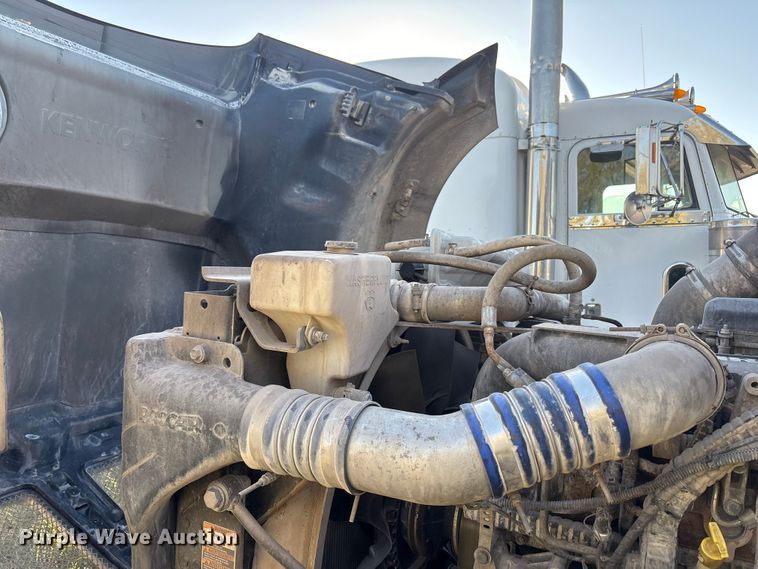 image for item EF6163 2018 Kenworth T680 semi truck