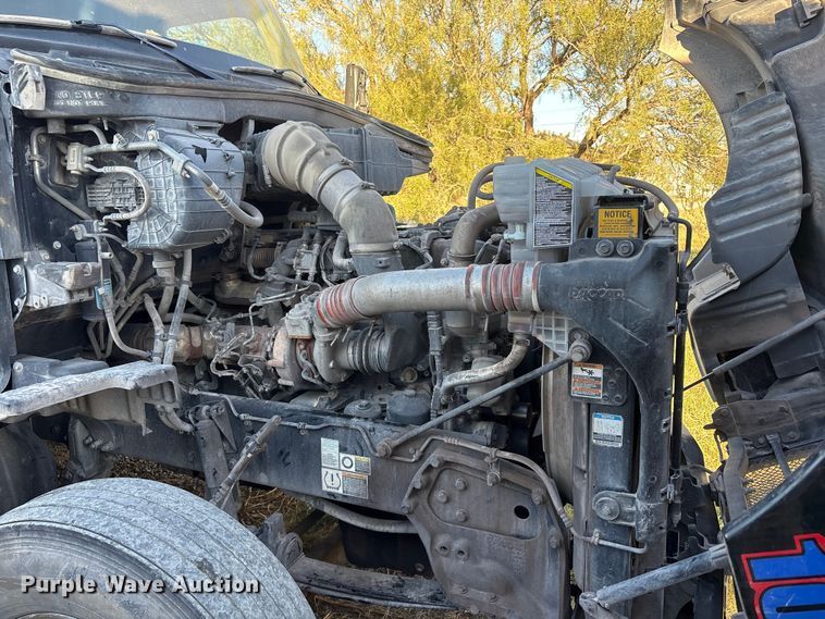 image for item EF6163 2018 Kenworth T680 semi truck