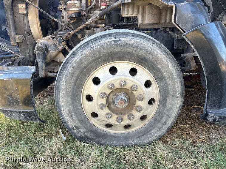 image for item EF6163 2018 Kenworth T680 semi truck