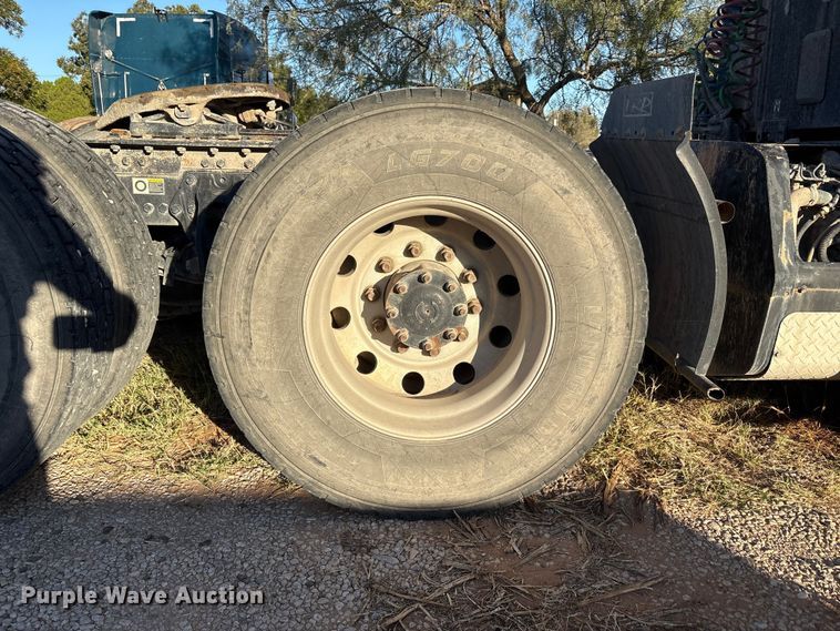 image for item EF6163 2018 Kenworth T680 semi truck