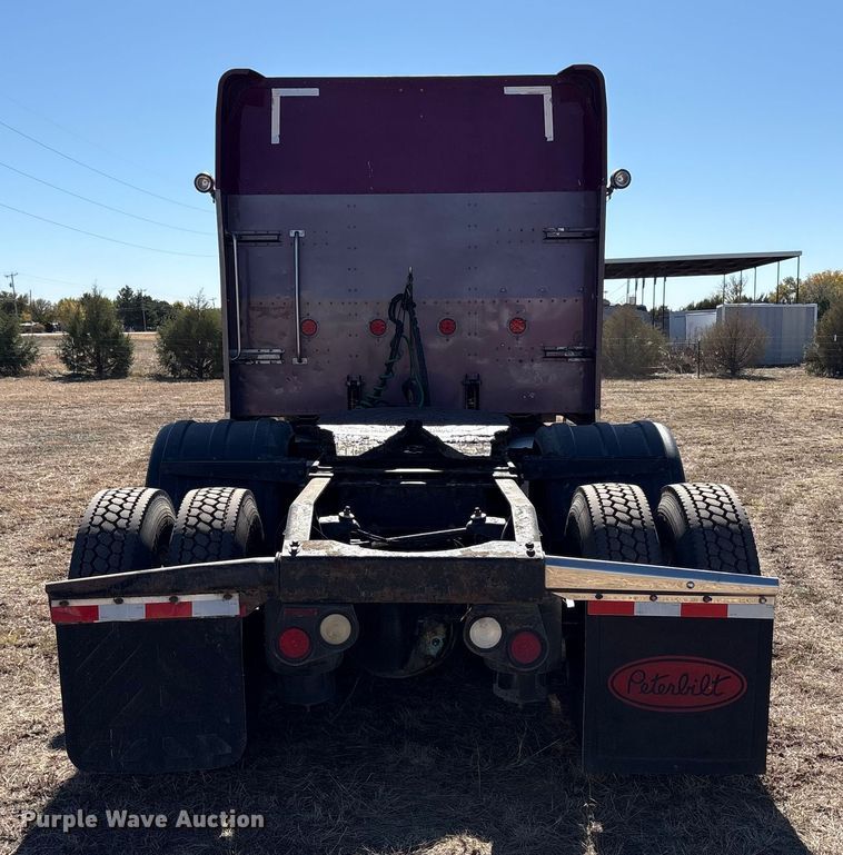 image for item EF6180 2007 Peterbilt 379 semi truck