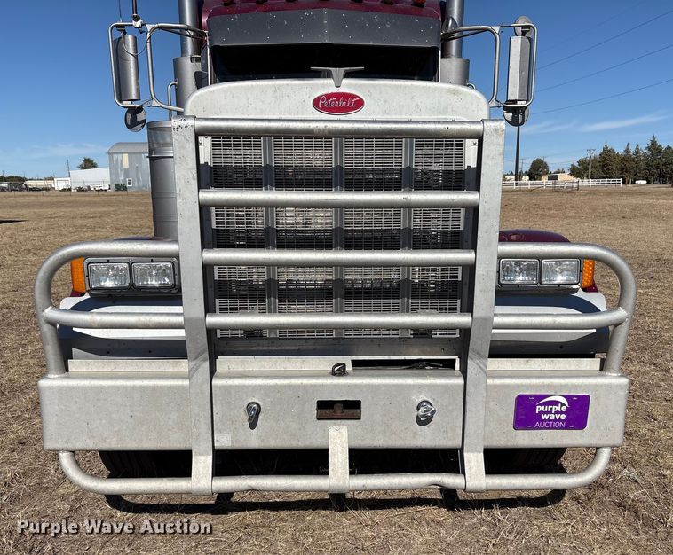 image for item EF6180 2007 Peterbilt 379 semi truck