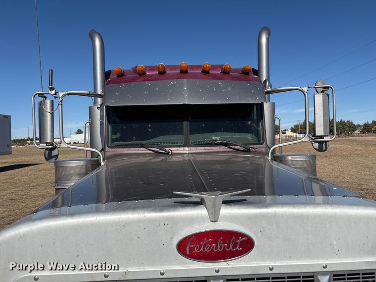 image for item EF6180 2007 Peterbilt 379 semi truck