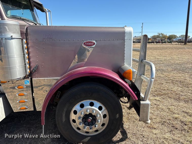 image for item EF6180 2007 Peterbilt 379 semi truck