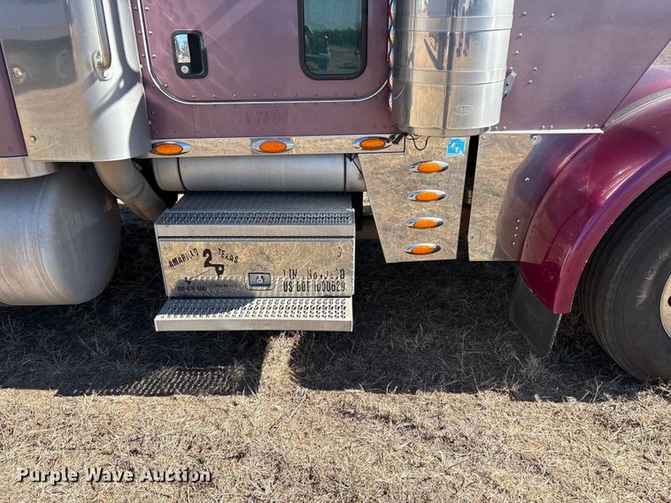 image for item EF6180 2007 Peterbilt 379 semi truck