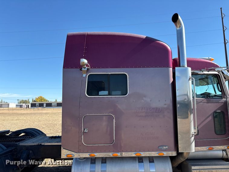 image for item EF6180 2007 Peterbilt 379 semi truck