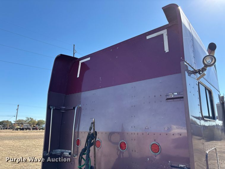 image for item EF6180 2007 Peterbilt 379 semi truck