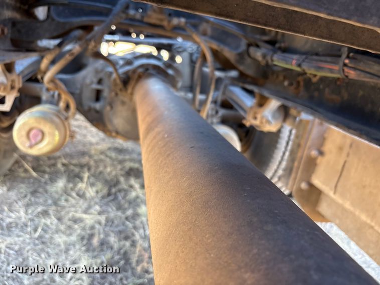 image for item EF6180 2007 Peterbilt 379 semi truck