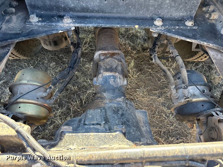 image for item EF6180 2007 Peterbilt 379 semi truck