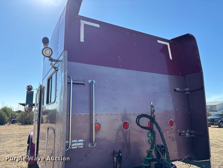 image for item EF6180 2007 Peterbilt 379 semi truck