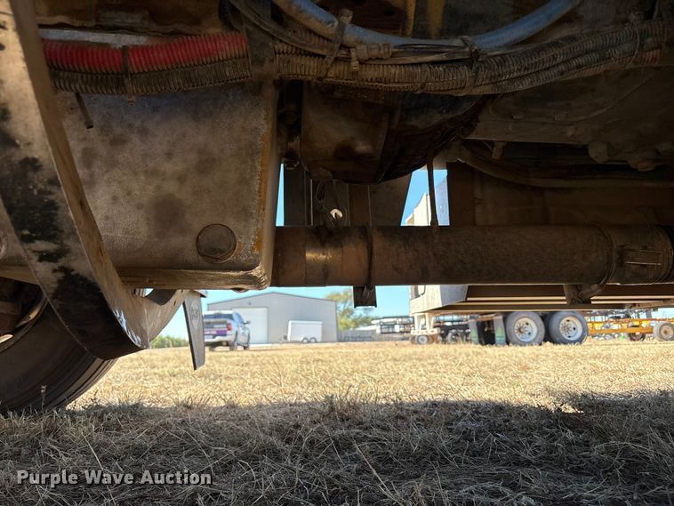 image for item EF6180 2007 Peterbilt 379 semi truck