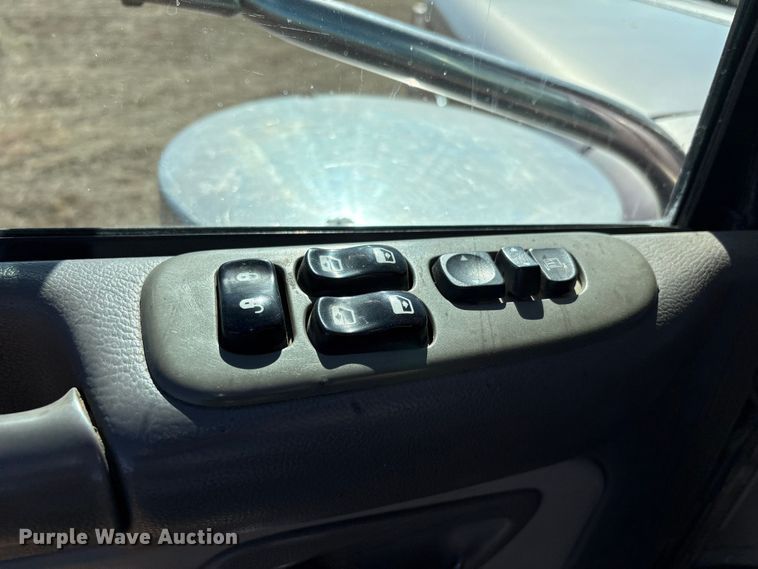 image for item EF6180 2007 Peterbilt 379 semi truck