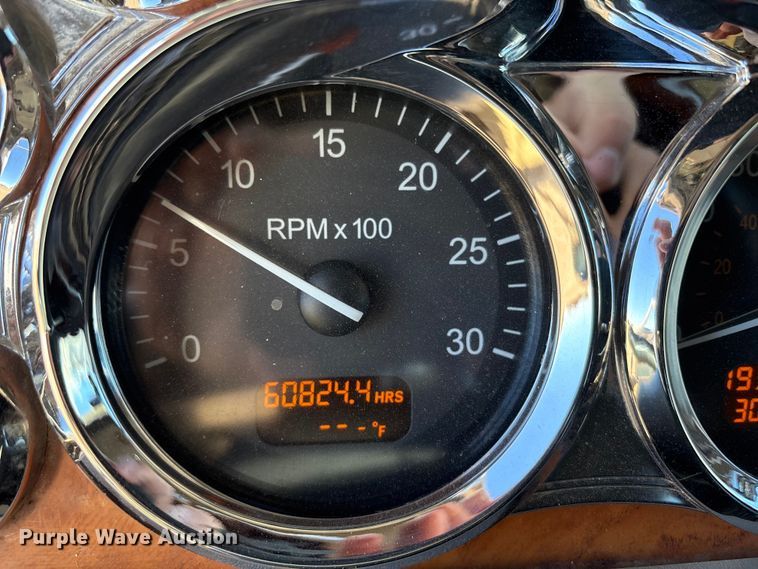 image for item EF6180 2007 Peterbilt 379 semi truck