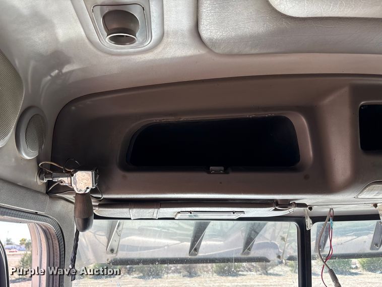 image for item EF6180 2007 Peterbilt 379 semi truck