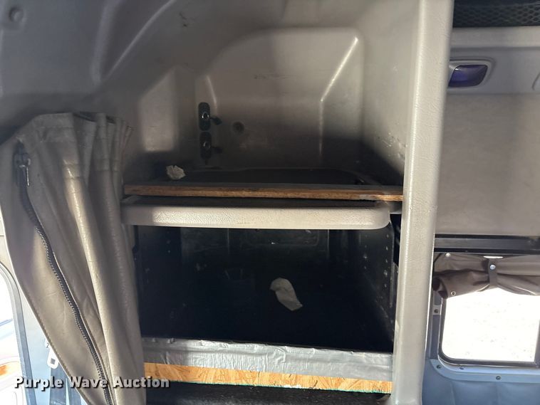 image for item EF6180 2007 Peterbilt 379 semi truck