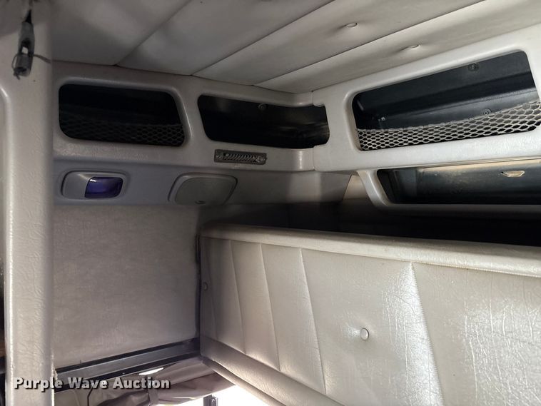 image for item EF6180 2007 Peterbilt 379 semi truck