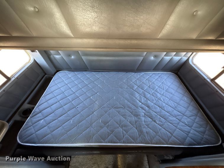 image for item EF6180 2007 Peterbilt 379 semi truck