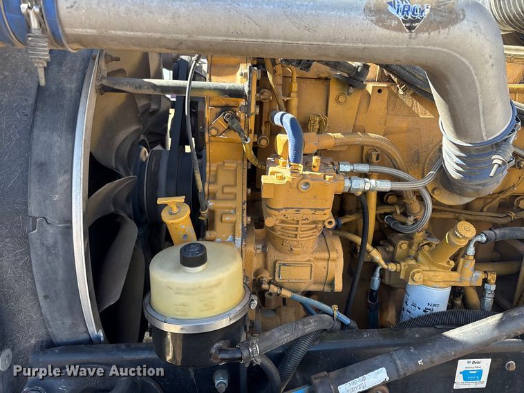 image for item EF6180 2007 Peterbilt 379 semi truck