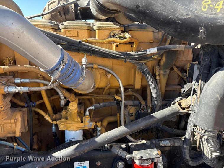 image for item EF6180 2007 Peterbilt 379 semi truck