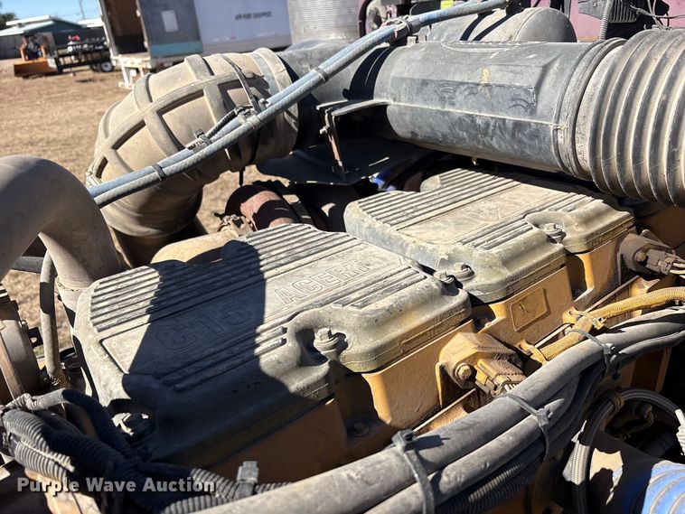 image for item EF6180 2007 Peterbilt 379 semi truck