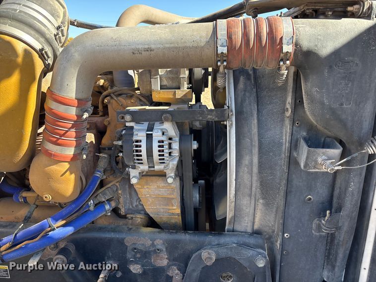 image for item EF6180 2007 Peterbilt 379 semi truck