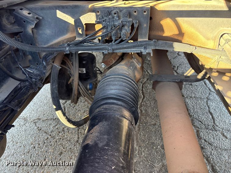 image for item EF6183 2019 Kenworth T680 semi truck