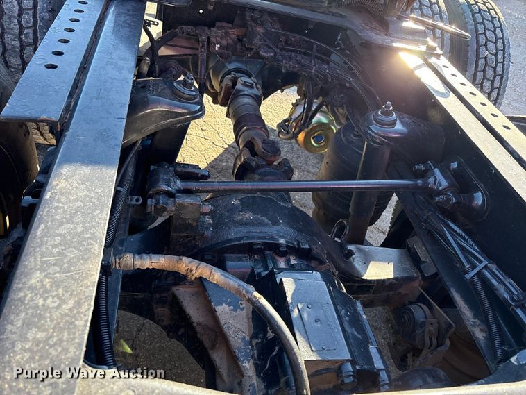 image for item EF6183 2019 Kenworth T680 semi truck