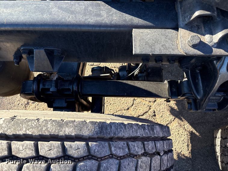 image for item EF6183 2019 Kenworth T680 semi truck