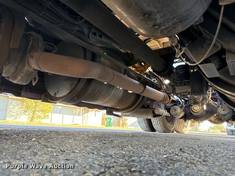 image for item EF6183 2019 Kenworth T680 semi truck