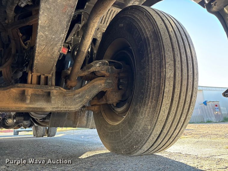 image for item EF6183 2019 Kenworth T680 semi truck