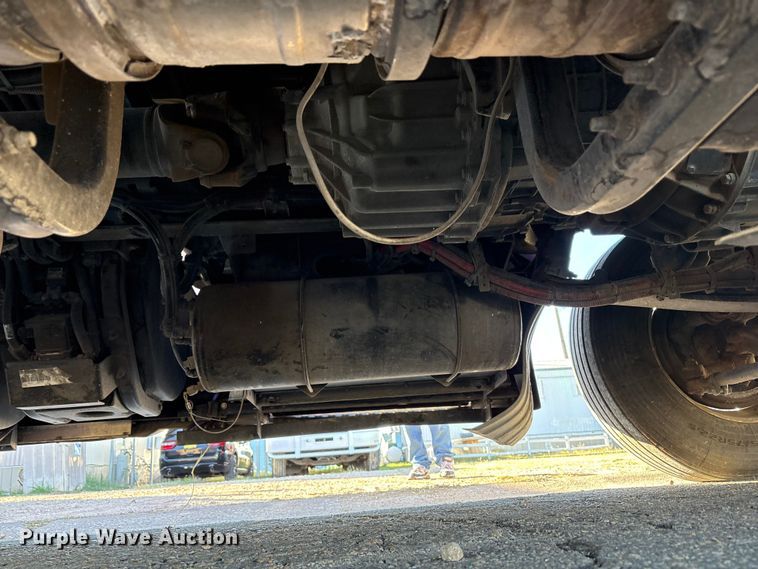 image for item EF6183 2019 Kenworth T680 semi truck