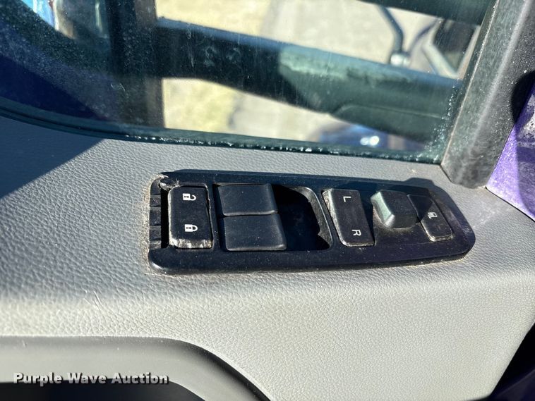 image for item EF6183 2019 Kenworth T680 semi truck