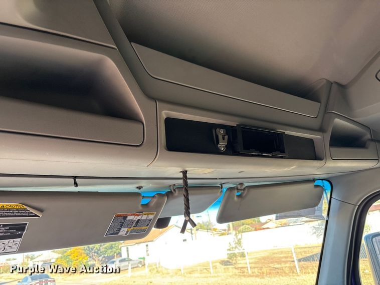 image for item EF6183 2019 Kenworth T680 semi truck