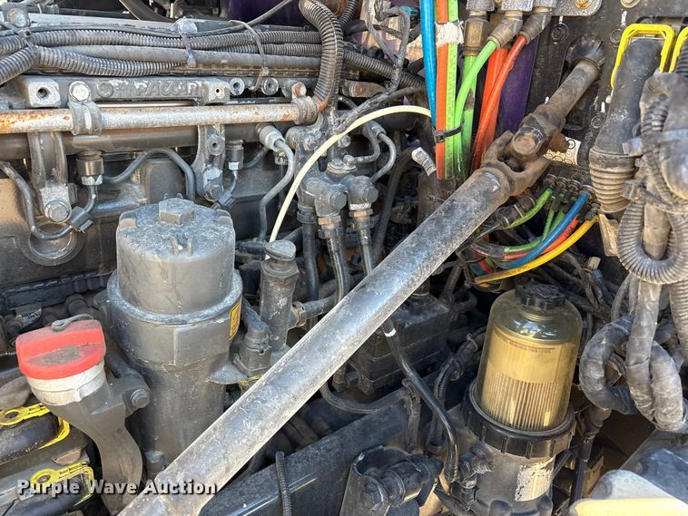 image for item EF6183 2019 Kenworth T680 semi truck