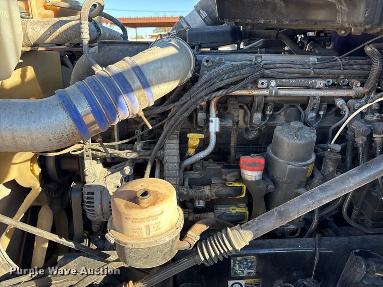 image for item EF6183 2019 Kenworth T680 semi truck