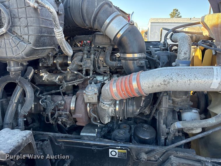 image for item EF6183 2019 Kenworth T680 semi truck