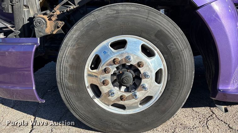 image for item EF6183 2019 Kenworth T680 semi truck