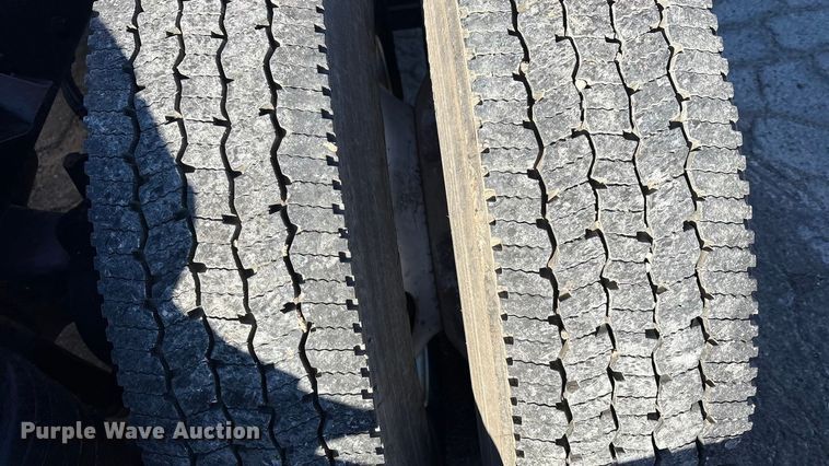 image for item EF6183 2019 Kenworth T680 semi truck