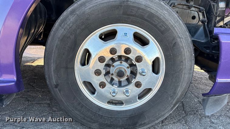 image for item EF6183 2019 Kenworth T680 semi truck