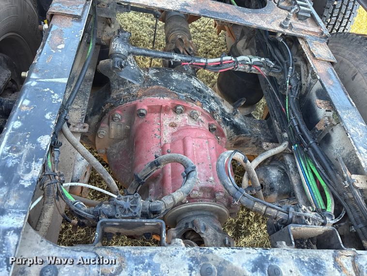 image for item EF6188 2015 Freightliner Cascadia 125 semi truck