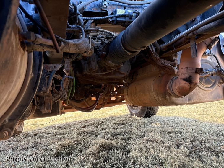 image for item EF6188 2015 Freightliner Cascadia 125 semi truck