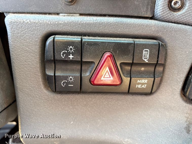 image for item EF6188 2015 Freightliner Cascadia 125 semi truck