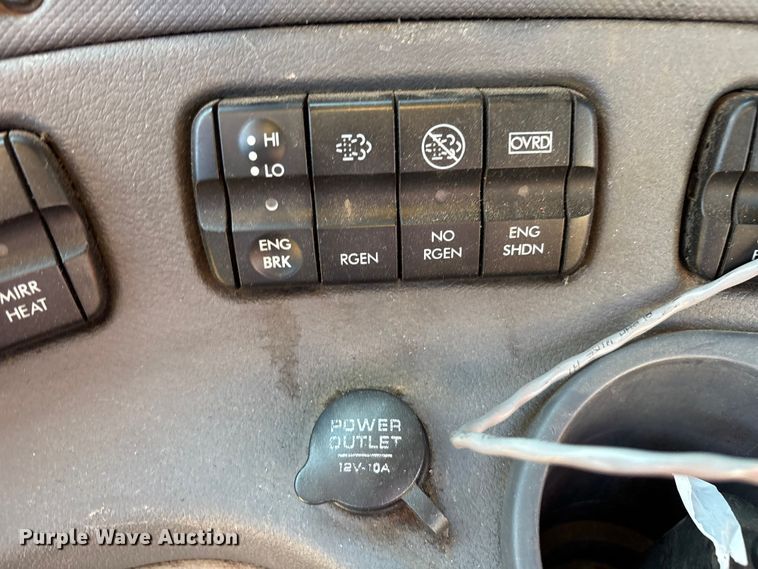 image for item EF6188 2015 Freightliner Cascadia 125 semi truck