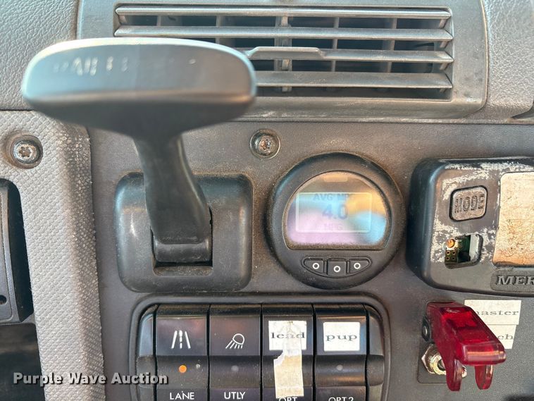 image for item EF6188 2015 Freightliner Cascadia 125 semi truck