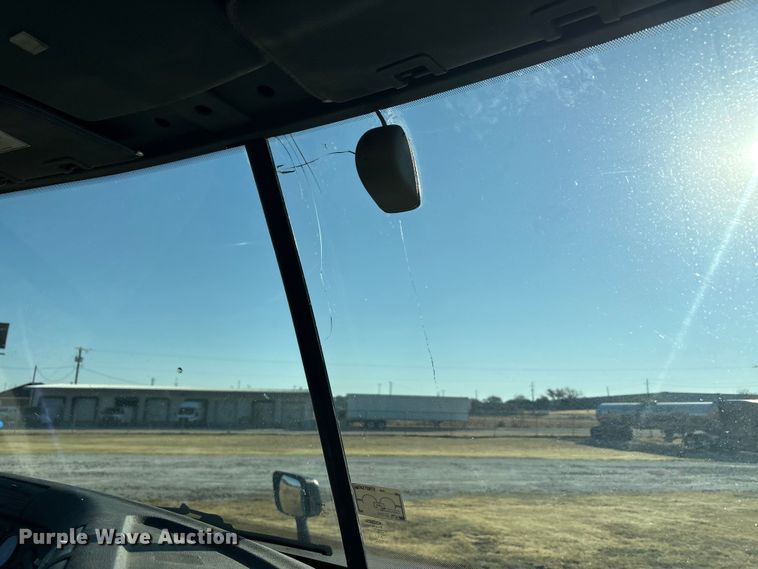 image for item EF6188 2015 Freightliner Cascadia 125 semi truck