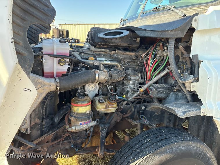 image for item EF6188 2015 Freightliner Cascadia 125 semi truck