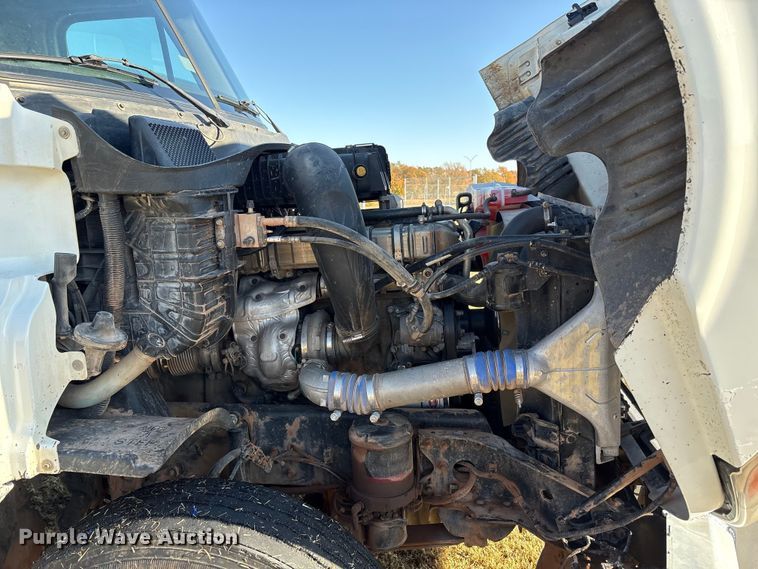 image for item EF6188 2015 Freightliner Cascadia 125 semi truck