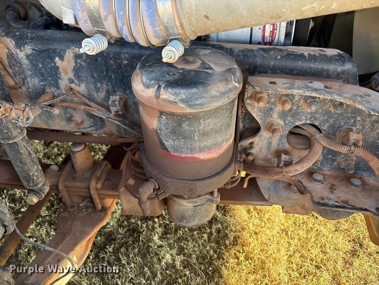 image for item EF6188 2015 Freightliner Cascadia 125 semi truck