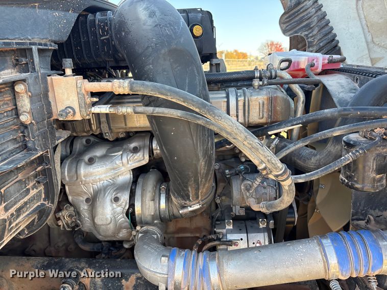 image for item EF6188 2015 Freightliner Cascadia 125 semi truck