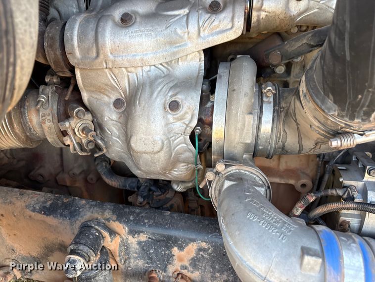 image for item EF6188 2015 Freightliner Cascadia 125 semi truck